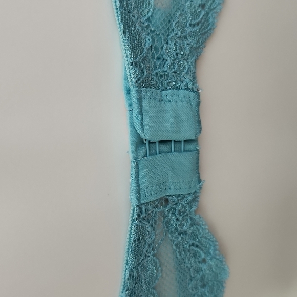 Victoria's Secret Light Blue Lace Bra - Picture 10 of 15